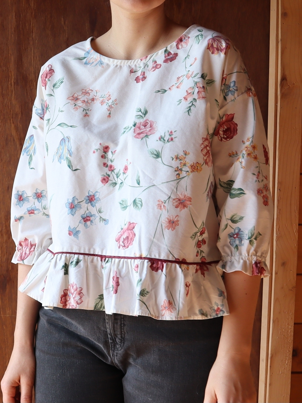 Upcycled Cream Blouse with Ruffles And Florals M • L - Picture 3 of 11